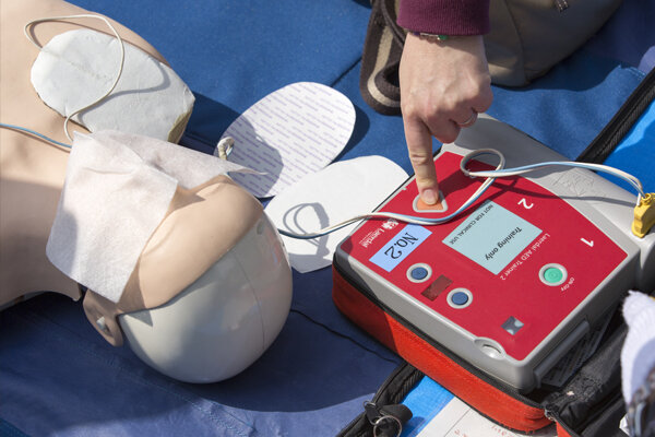 Automated External Defribillator (AED)